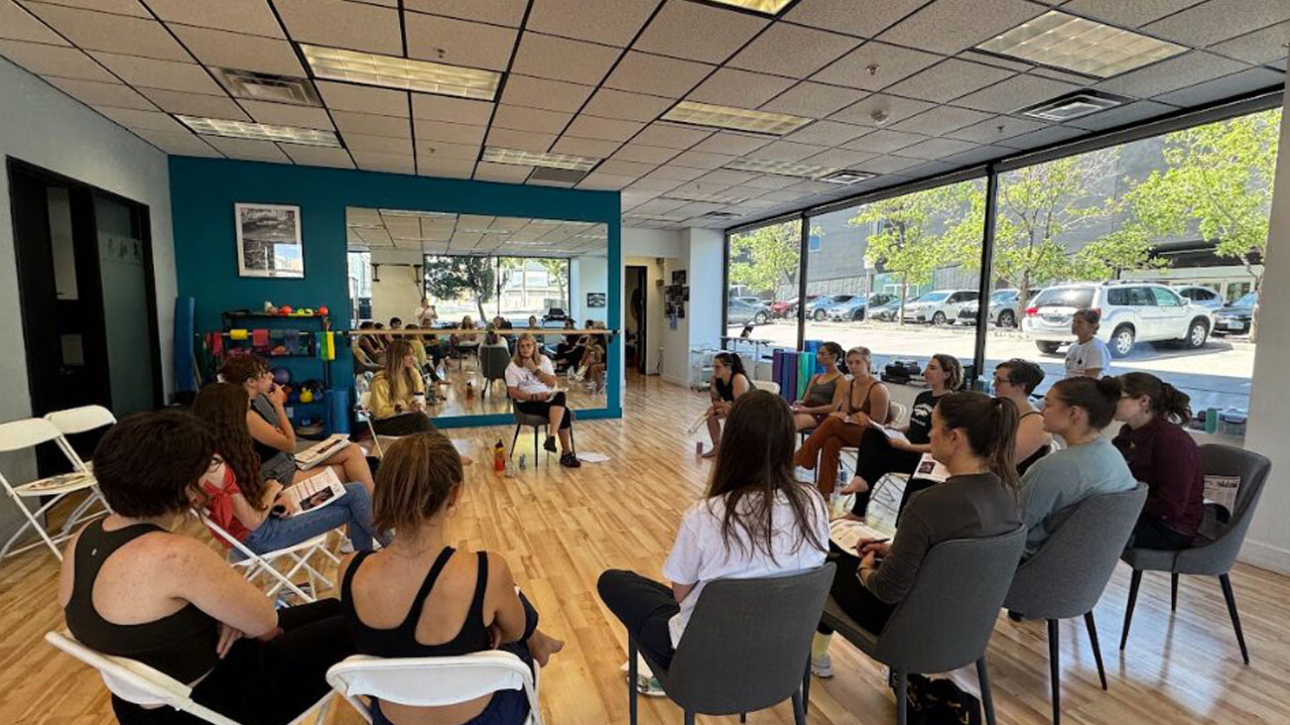 Northern-NV-Healthy-performer-workshop-people-sitting-in-a-circle-together